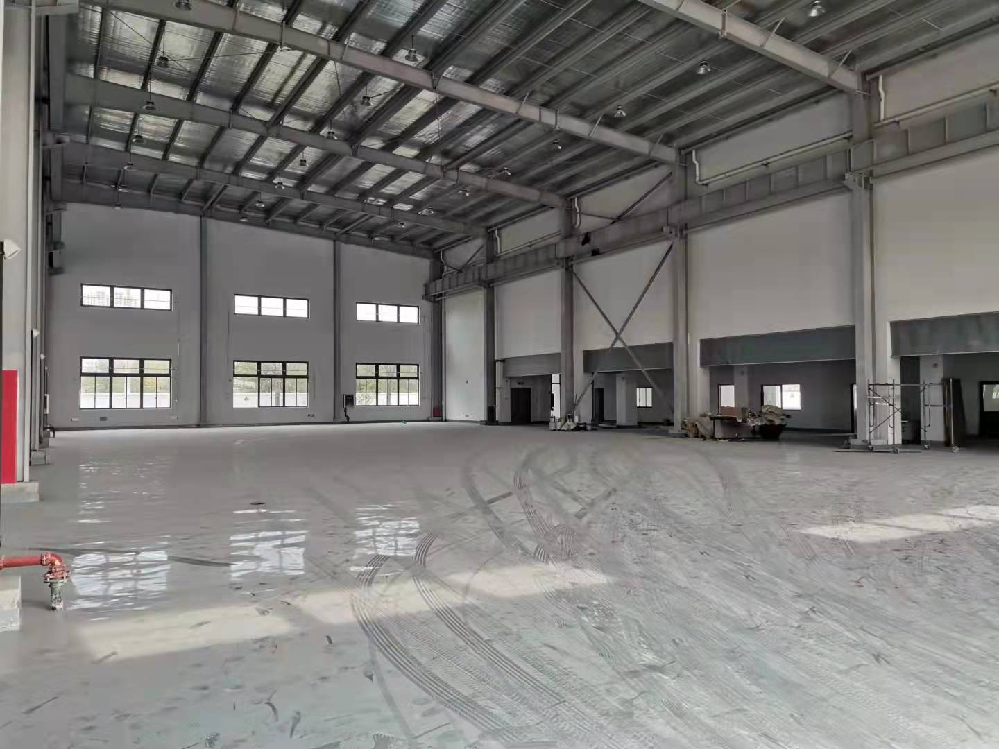 昆山市张浦镇有一楼单层4200平米厂房出租