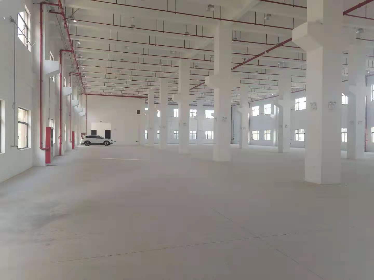 出租常熟虞山高新区3层厂房24000平米 一二楼可架10吨行车