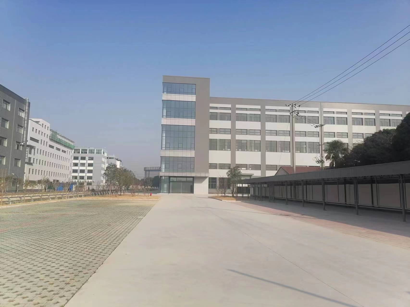 出租常熟虞山开发区2栋3层厂房，总面积为25000平米，2100㎡起租